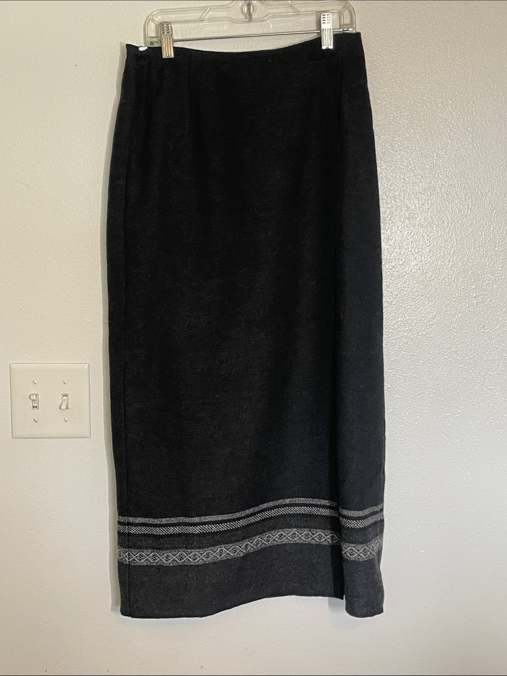 Eddie Bauer Black Midi Skirt with Gray Patterned Hem